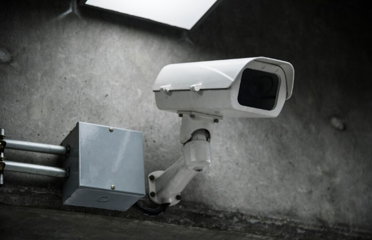 Monitoring sklepu – jakie kamery i system wybrać?